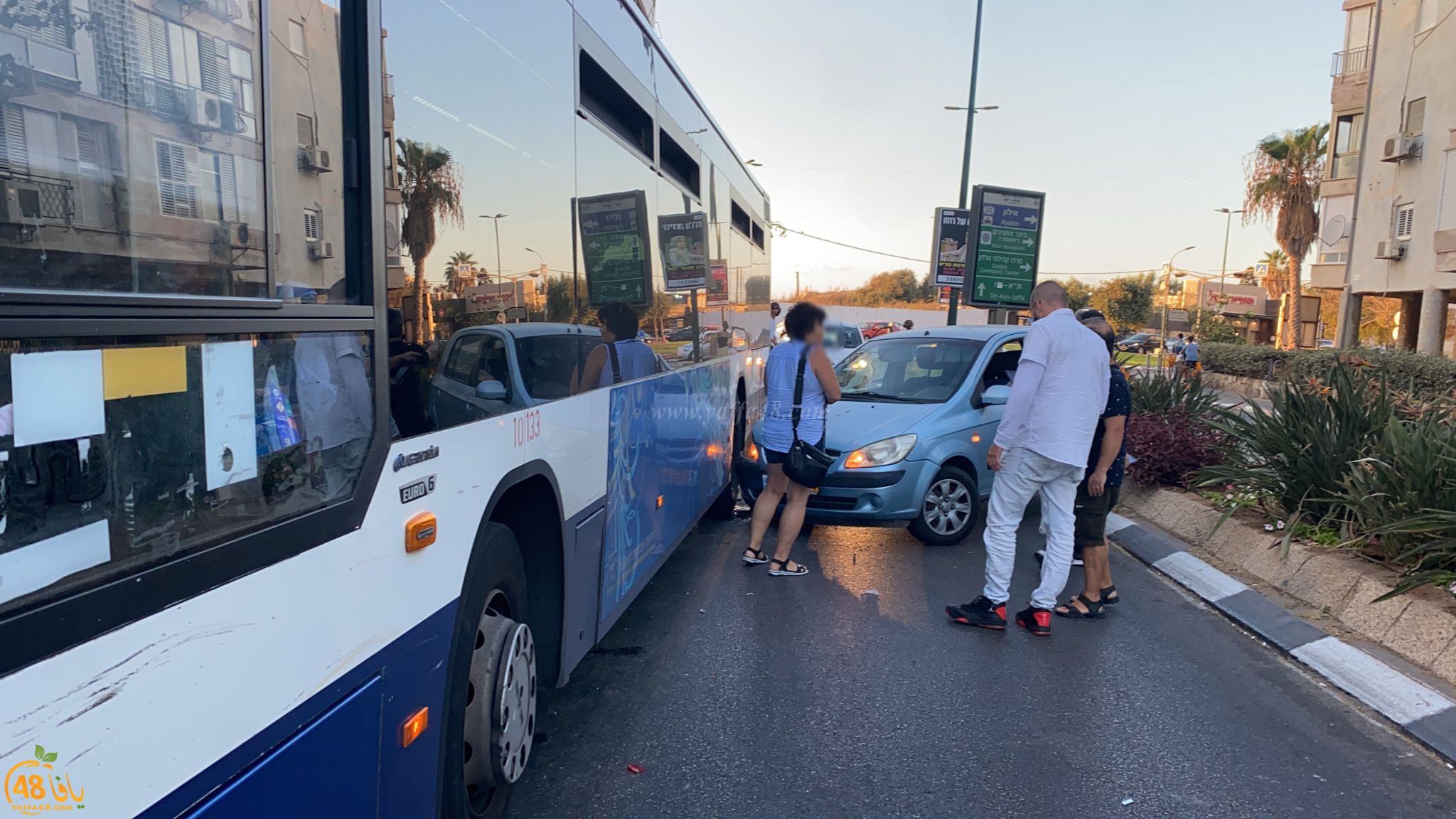  حادث طرق بين حافلة ومركبة جنوب يافا دون اصابات 